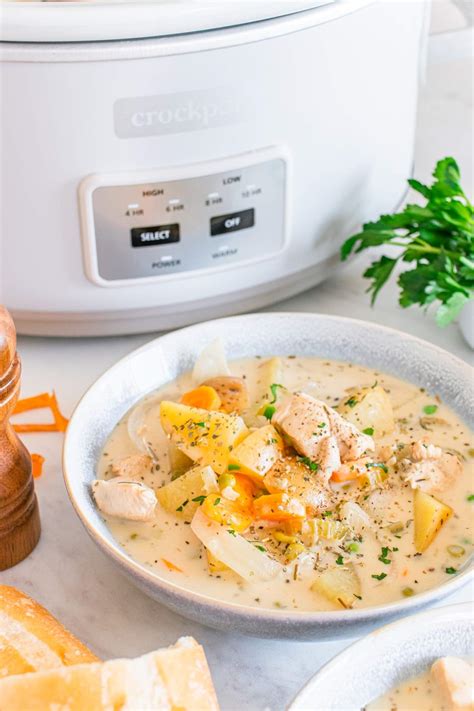Slow Cooker Chicken Stew - xoxoBella