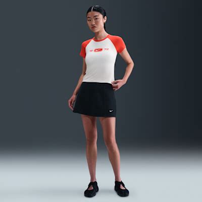 Nike Sportswear Chill Knit Women's Slim Graphic T-Shirt. Nike IN