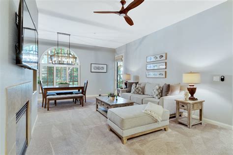 Stunning Ground Floor 1BR Villa #A, Steps to Pool! - Home Rental in La ...