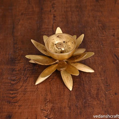Brass Flower Akhand Diya (3 Inch) – Velan Store