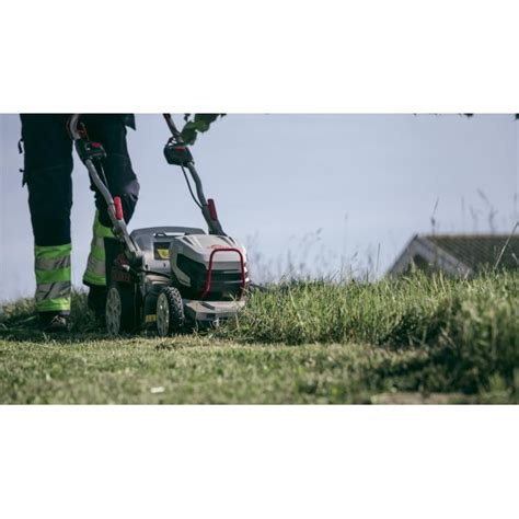 Rasaerba PROFESSIONALE a batteria semovente CRAMER 82LM51S  