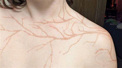 Veining/root/lightning henna vibes | Tattoos, Character design ...