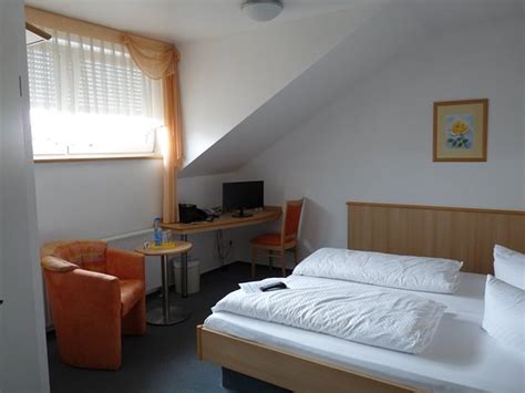 HOTEL-GASTHOF ZUM RITTER (Hassmersheim) - Hotel Reviews, Photos, Rate ...
