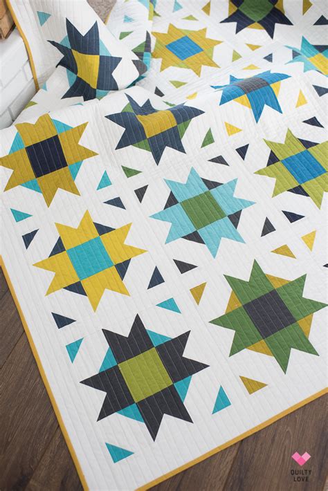 Compass Star Quilt Pattern _ A modern star quilt - Quilty Love