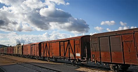 CAG issues unsafe operation of 3.3 lakh wagons without NCO approval