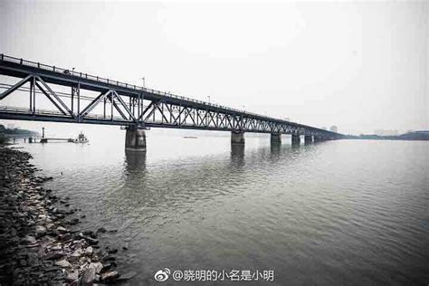 2022钱塘江大桥是第一座由中国自行设计、建造的双层公路、铁路两用桥。其貌不扬但历史深厚且沉重_钱塘江大桥-评论-去哪儿攻略
