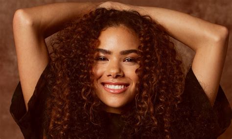 Why Is Everyone Talking About Linda Cardellini's Velma Again? The ...