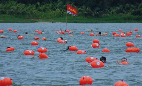 2022海南亲水运动季横渡南渡江活动开启 500名游泳爱好者齐聚海口-新闻中心-南海网