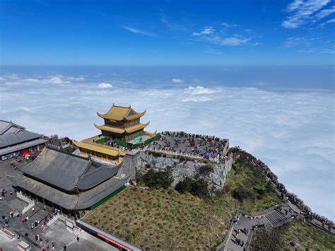 https://news.cgtn.com/news/2023-11-10/Stunning-view-of-Mount-Emei-in-a-sea-of-clouds-1oChq9pDBSw/img/2854a120a5a14191881f8a5bf58055c8/2854a120a5a14191881f8a5bf58055c8.jpeg