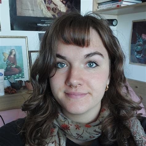 Imogen - English literature teacher - ₹2589/h