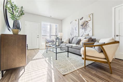 Photo Gallery & Tour | Seasons at Hoffman Estates