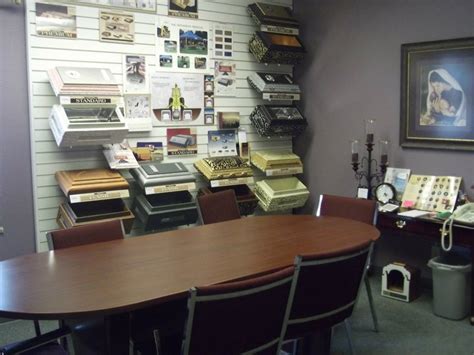 Whispering Pines Funeral Home, Prineville