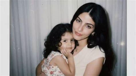 Hug my younger self: How to create an AI image of you hugging your ...