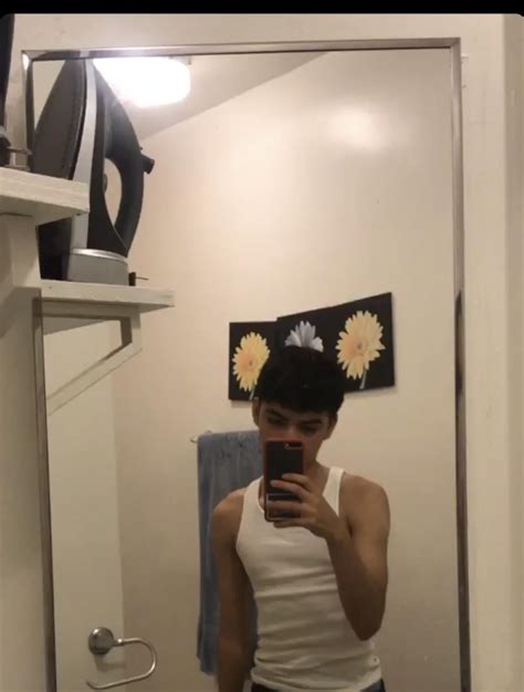 Striations In Shoulders