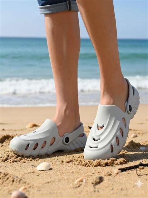 Beonza Men Grey Clogs Price in India - Buy Beonza Men Grey Clogs online ...