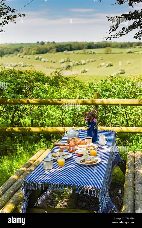 Breakfast in the countryside, Pôle multifonctionnel E.C.L.A.T., Willems ...