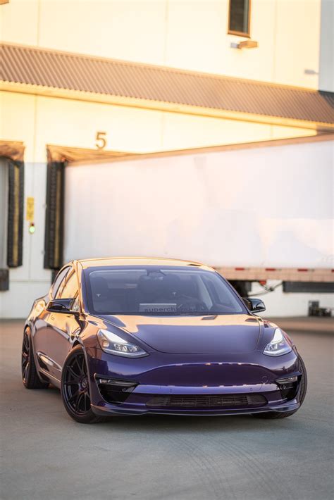 Purple Tesla Model 3 - Gloss Metallic Mysterious Indigo