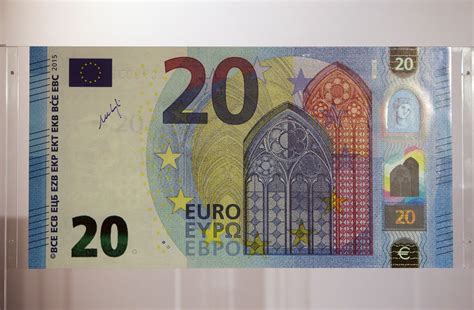 Jornal de Leiria - Nova nota de 20 euros entra hoje em circulação