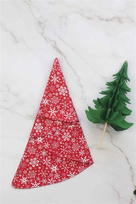 Christmas Tree Napkin Tutorial 的图像结果