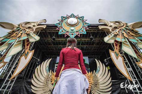 Who is Alan Walker's wife?