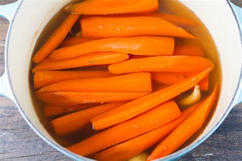 Pickled Carrots {quick & easy} - Comfy Belly