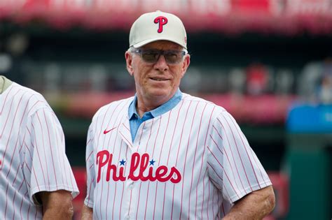 New Mike Schmidt documentary details complicated relationship with ...