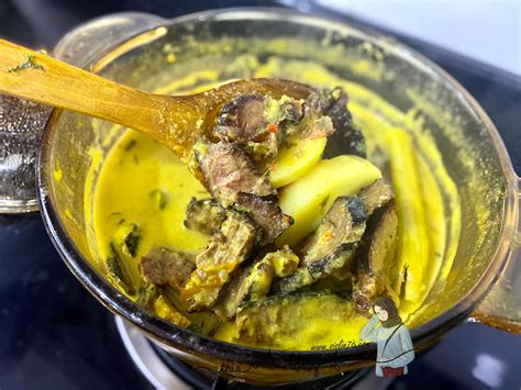 Daging Salai Masak Lemak: Kira Kalori untuk Hidangan Tradisional
