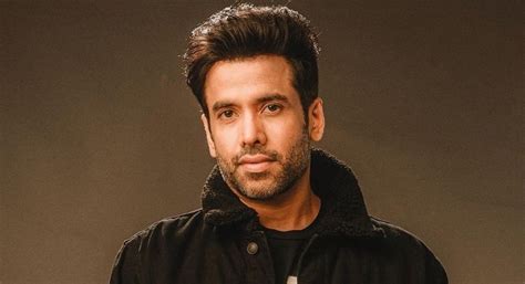 Tusshar Kapoor's Public & Private Facebook Accounts Hacked, Actor ...