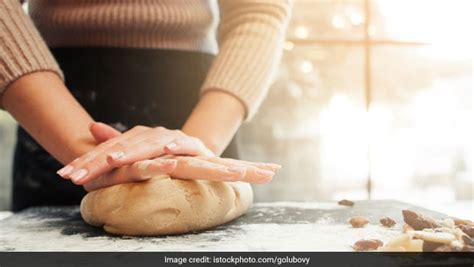 इन 4 टिप्स को फॉलो करके गूथेंगी आटा तो रोटी बनेगी गोल, मुलायम और ...
