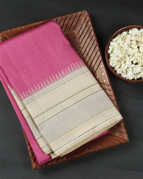 Buy Purple and Lavender Handwoven Kanjivaram Silk Saree T418690