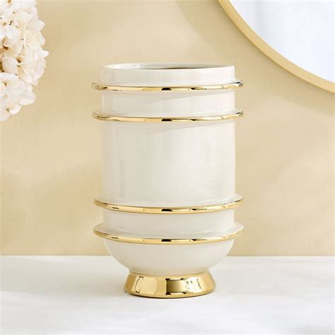 Buy Grantley Opt Stravia Ceramic Vase from Home Centre at just INR 1499.0