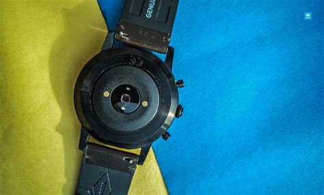 Fossil Hybrid HR Review: Going The Pebble Way - Fossil Hybrid HR Smartwatch