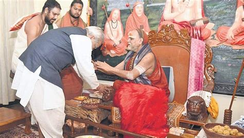 VIPs make a beeline for Sarada seer’s birthday celebrations