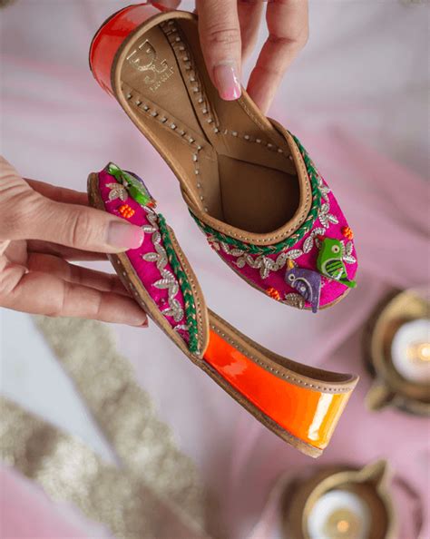 Buy Punjabi Juttis for Girls Online – Fizzy Goblet