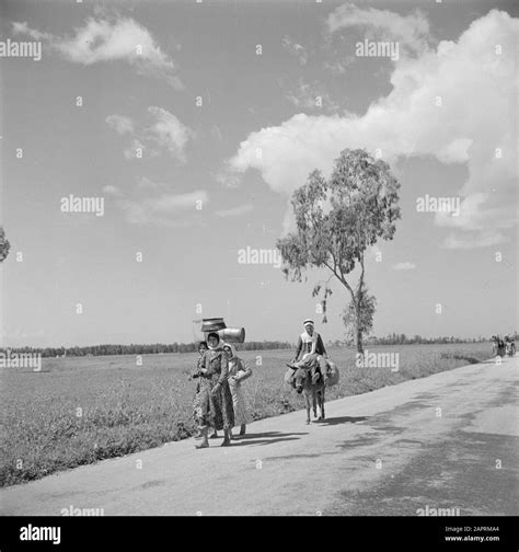 Three arab women Black and White Stock Photos & Images - Alamy