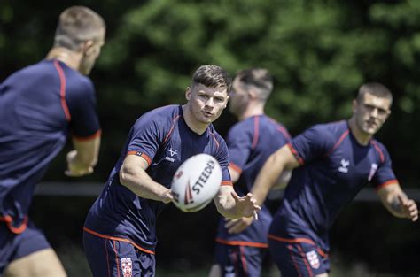 England Men name 19-strong squad for France trip