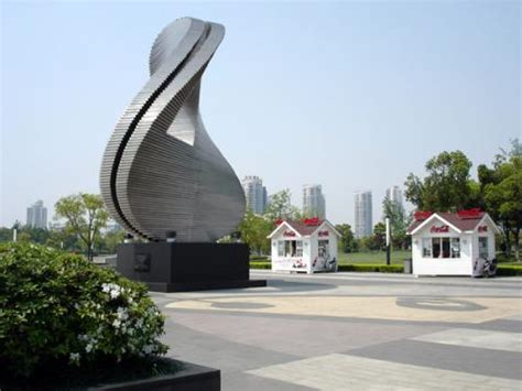 为什么有些玻璃钢雕塑产品容易掉漆 - 惠州市艾帝尔科技有限公司