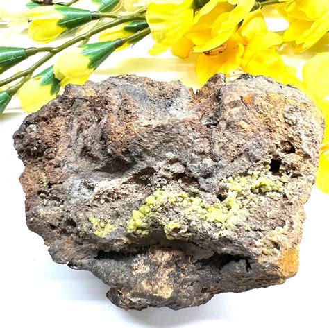 Pyromorphite from Morocco to achieve goals online at Talk to Crystals
