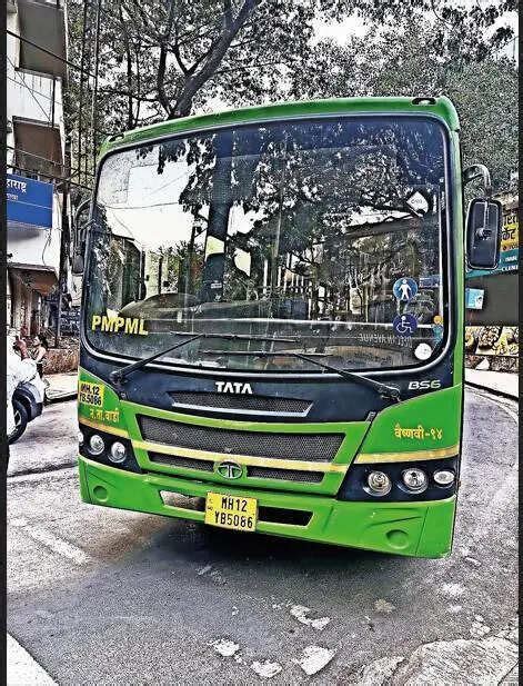 Two of 3 cops who stopped bus, used hands to press brake pedal