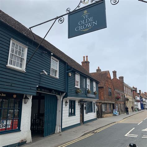 YE OLD CROWN BAR (2025) All You Need to Know BEFORE You Go (with Photos ...