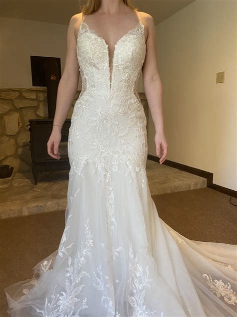 Essense of Australia D2770 New Wedding Dress Save 44% - Stillwhite