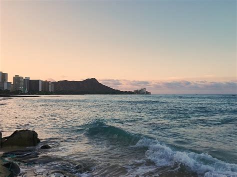 Why Don't Lakes Have Tides? [Explained] - Lake Access