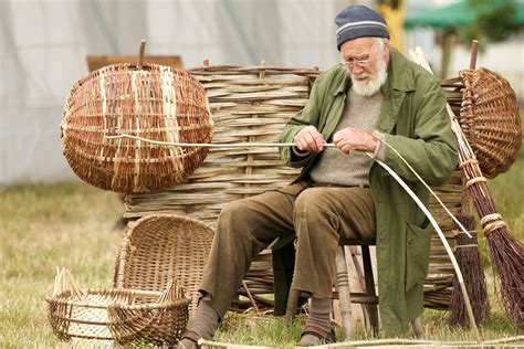 A Welsh ‘whisket’ - Google-søgning | Willow weaving, Basket weaving ...