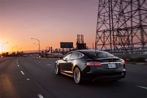 Tesla Model S - 2012