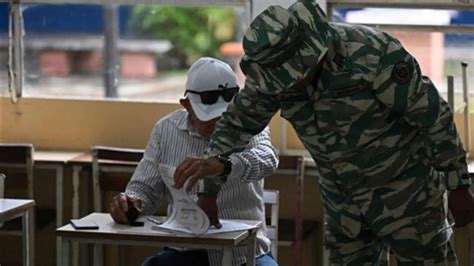 IN PHOTOS Voters queue up as Venezuela heads to polls