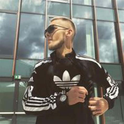 Men Seeking Men in London, ENG M4M Free Personal Ads | Meet Gay Men at ...