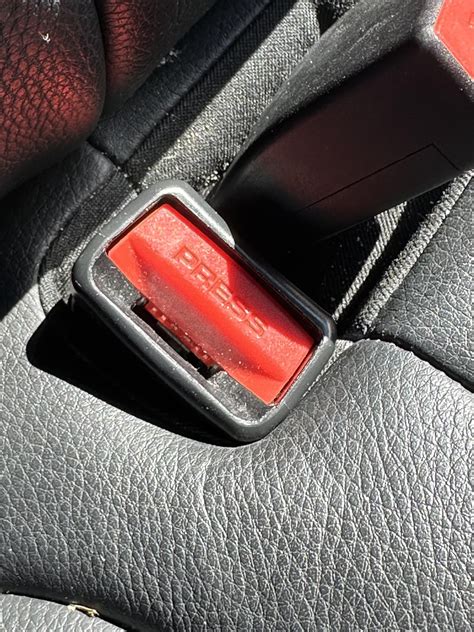 Car Seat Belt Won't Lock