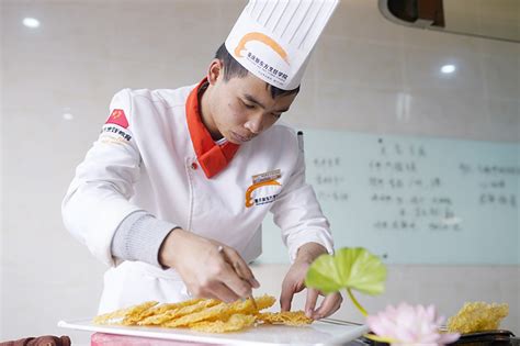 【答疑解惑】一个好厨师要具备哪些条件？_重庆新东方烹饪学校