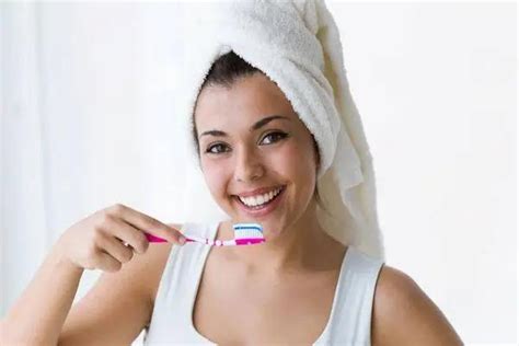 刷牙前，牙膏要沾水吗？5个错误很多人在犯，怪不得牙越刷越坏 - 知乎
