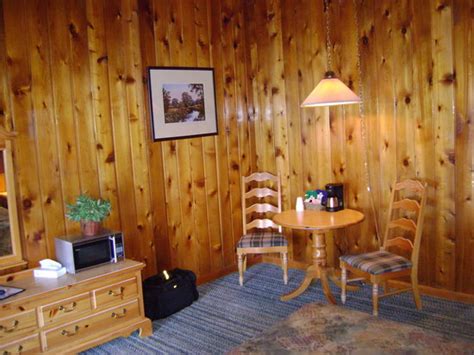 CALIFORNIA PINES LODGE (Alturas) - Lodge Reviews & Photos - Tripadvisor
